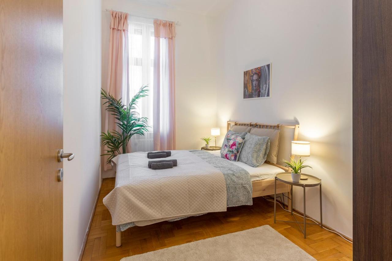 Apartamento Gozsdu In The Party Street *