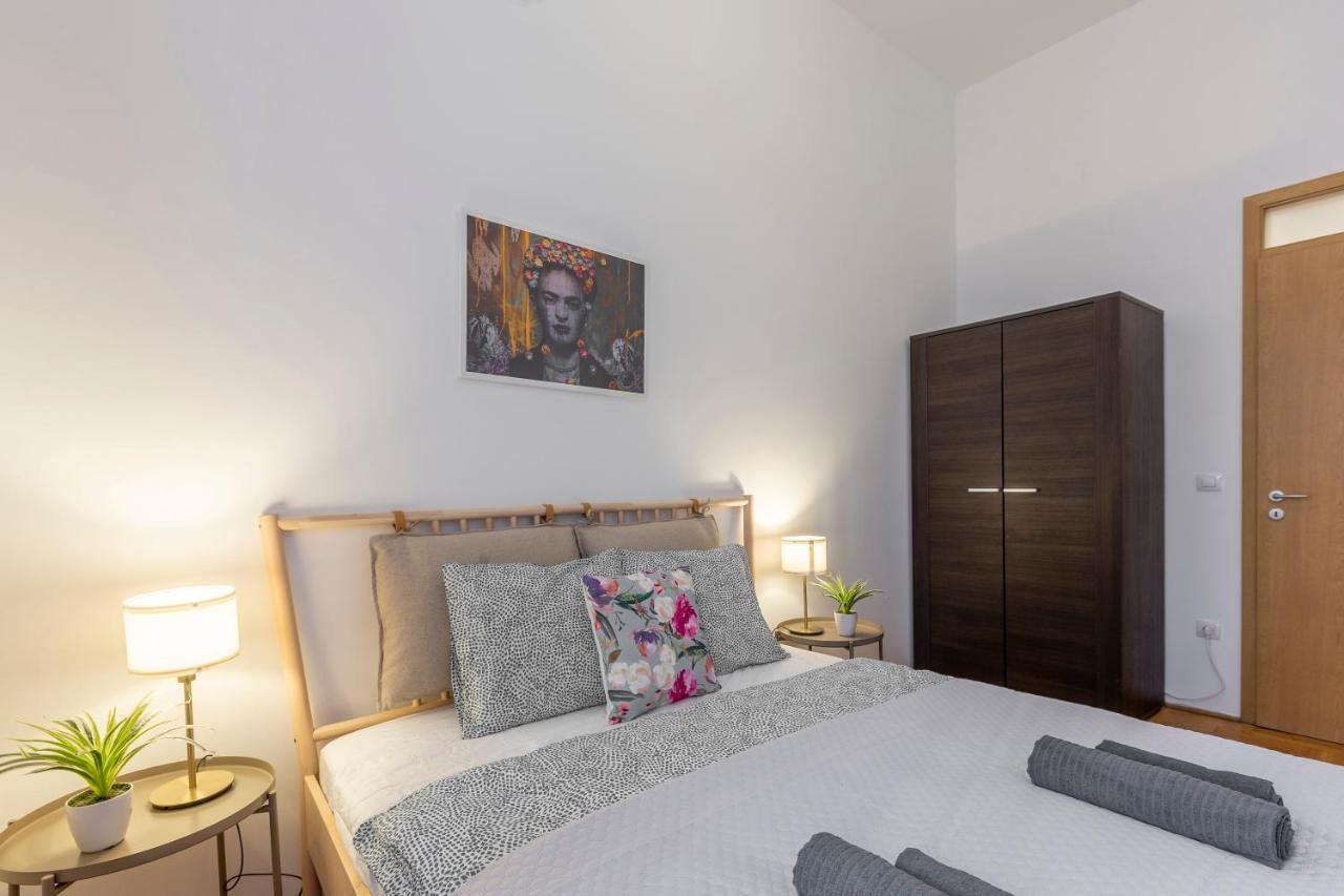 Apartamento Gozsdu In The Party Street Budapeste